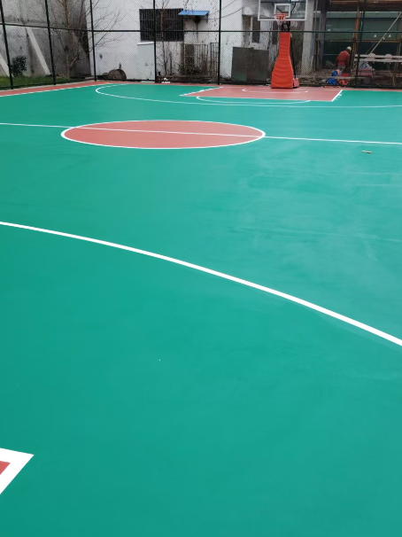 盘锦 球场长期使用易出现地面开裂